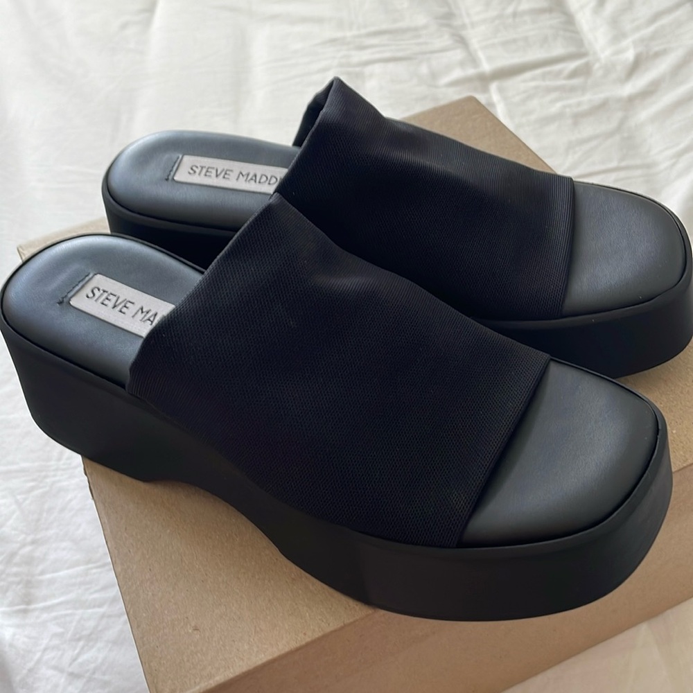 NEW Steve Madden Slinky Black Platform Sandal